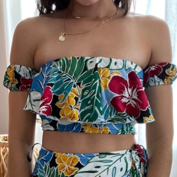 NWT Forever 21 Floral Cold Shoulder Crop Top 🌺 - Picture 6 of 14